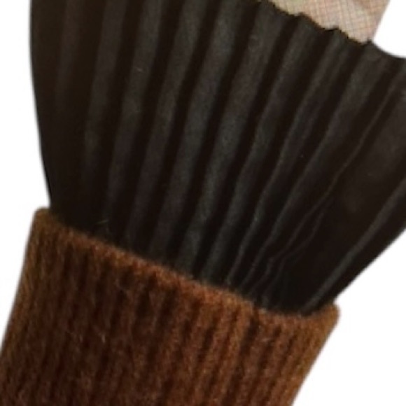 Faux Wrist Cuffs Pleated Button Closure Black New - Picture 6 of 7